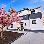 Grosszuegige 2-etagen-wohnung - Garten& Natur&see