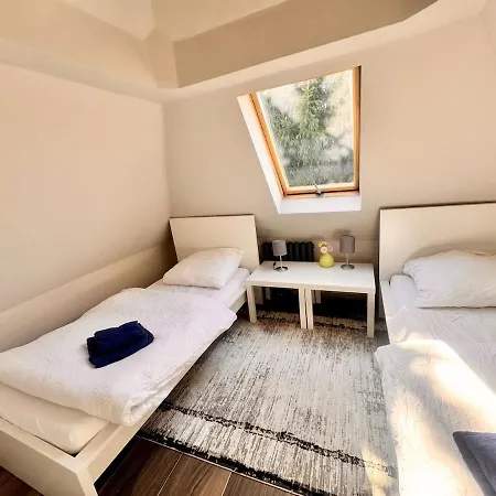 Grosszuegige 2-etagen-wohnung - Garten& Natur&see דירה *